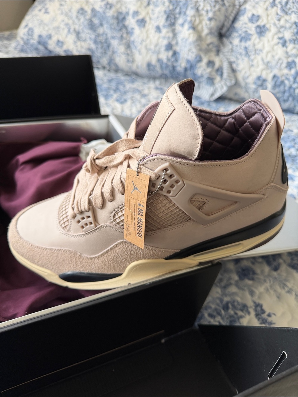 WMNS Air Jordan 4 Retro OG SP / Women's Sneakers in Dusty Rose and Maroon